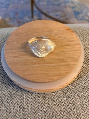 Sterling Silver Leaf Pearl Ring - Silver